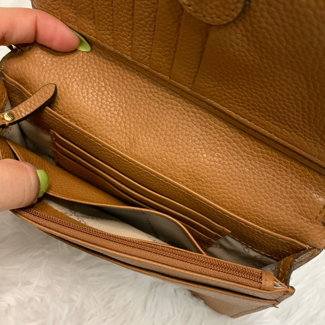 Michael Kors Jet Set Small Logo Smartphone Convertible Crossbody Bag