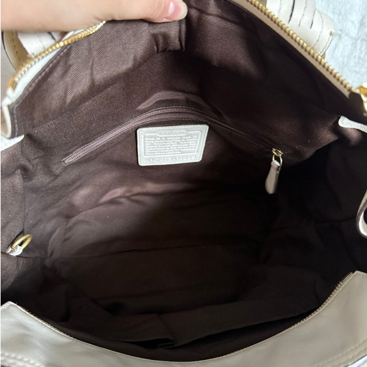 Coach SOHO Cream Leather LG Pocket Tote Bag Satchel 10049