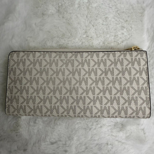 NWT Michael Kors Jet Set Travel Large Logo Quarter-Zip Wallet in VANILLA