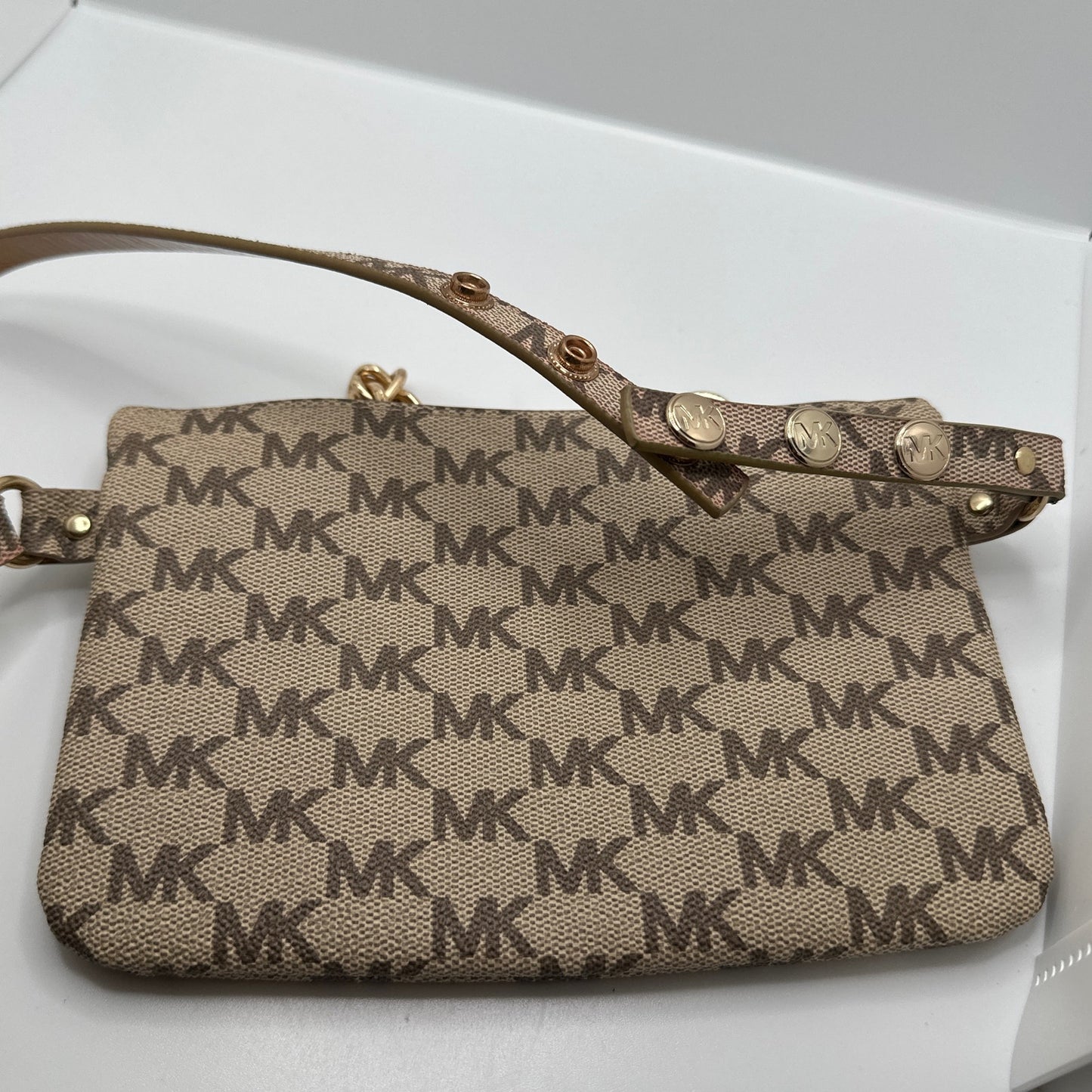MICHAEL KORS Gold Signature with Chain Belt Bag