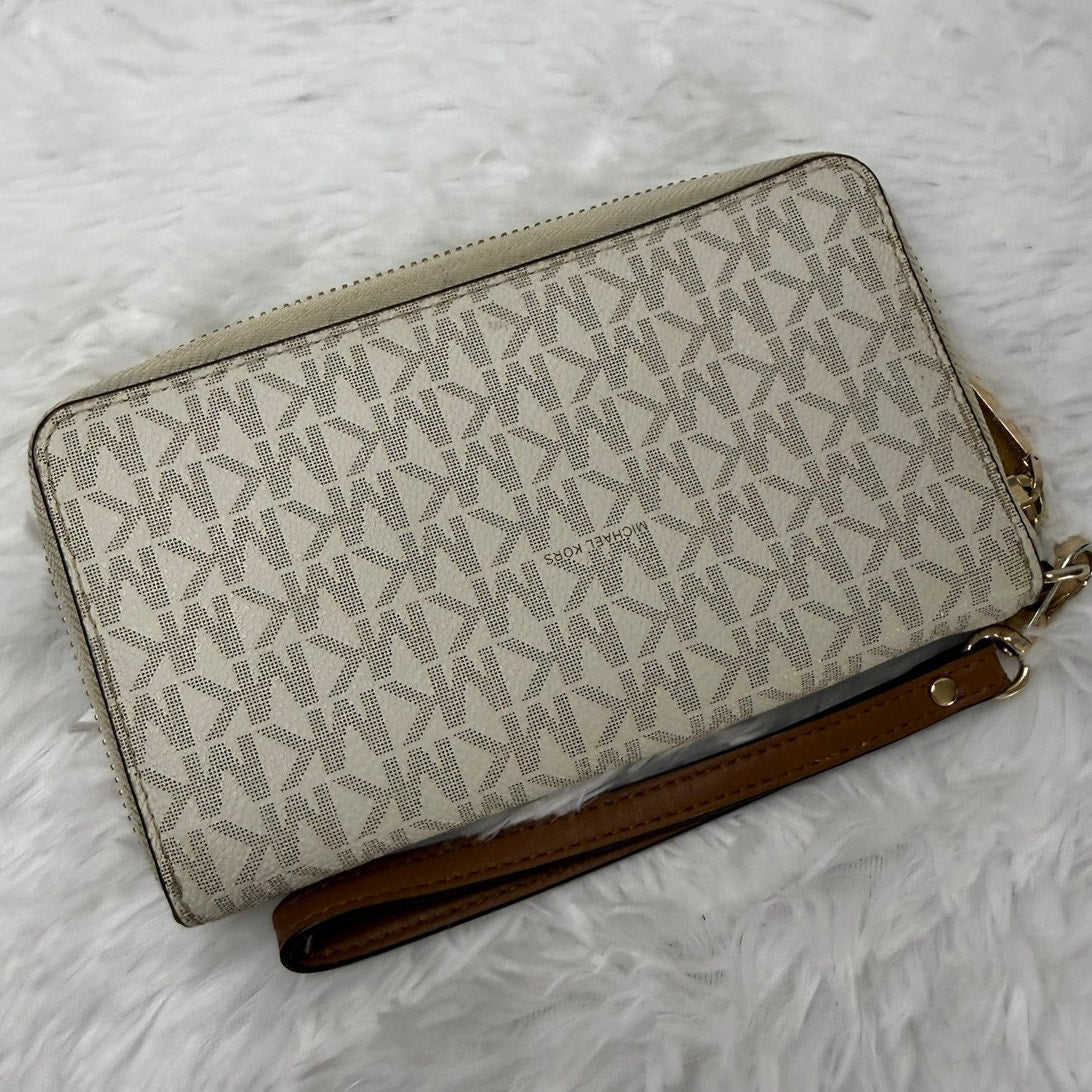 Michael Kors Jet Set Signature Wallet
