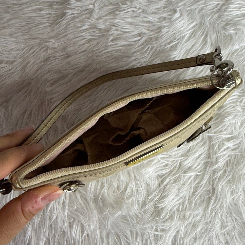 y2k COACH Gold Tan Floral Signature Canvas Wristlet