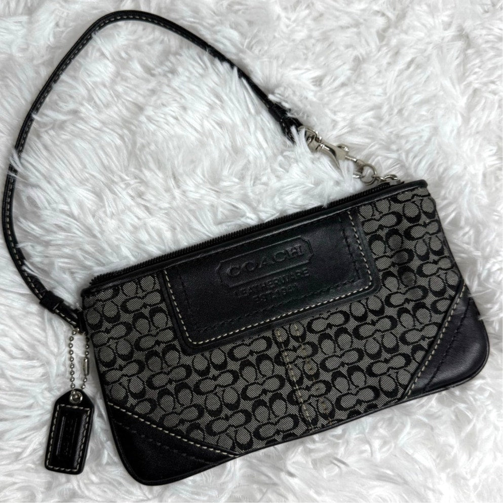 y2k COACH Black Leatherware Wristlet