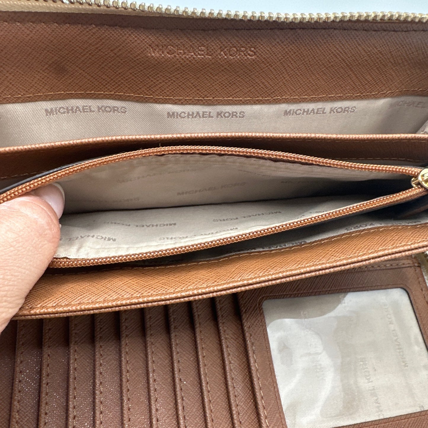 MICHAEL KORS Jet Set Zip Around Wallet