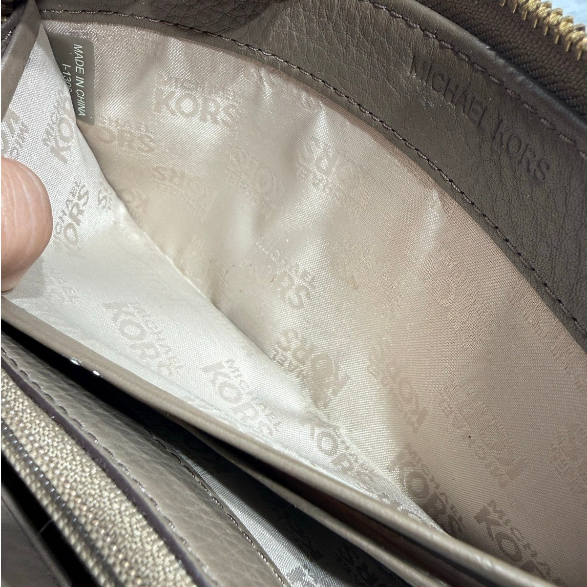 MICHAEL KORS Zip Around Wallet