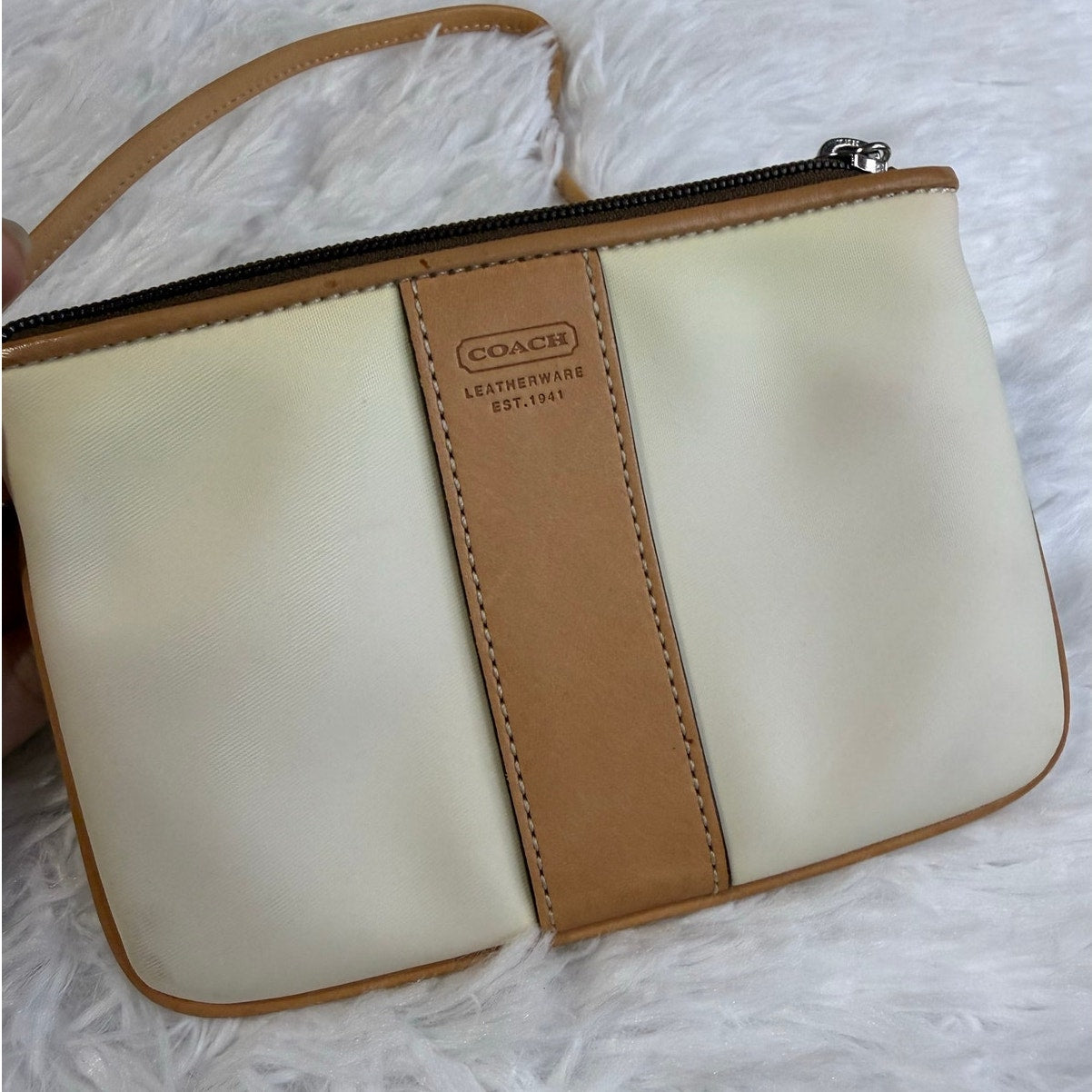Sale y2k Coach Tan Cream Wristlet