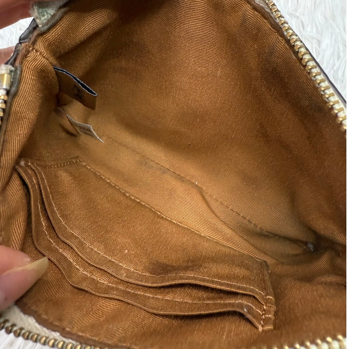COACH White Zip Wristlet