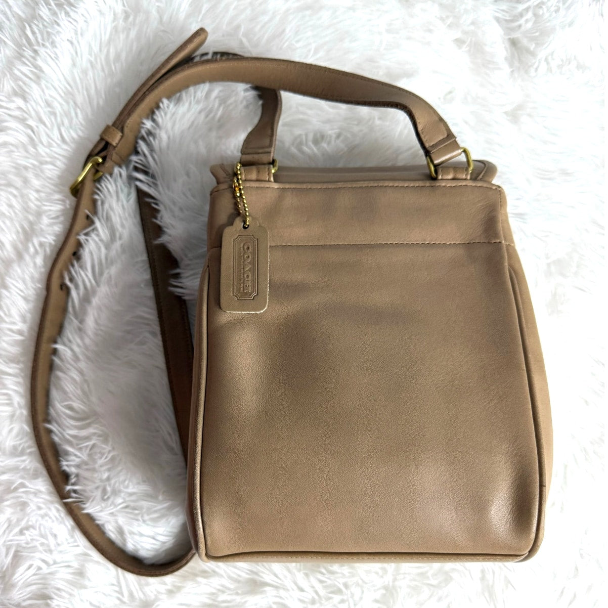 Vintage Coach Taupe 4029 Flap Drawstring 1980s Crossbody Shoulder Bag