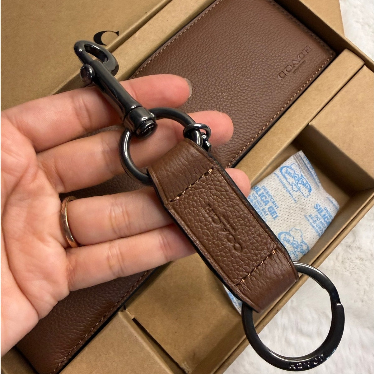 NIB / NWT COACH Men Unisex Brown Gift Set of 3 Wallets Keychain