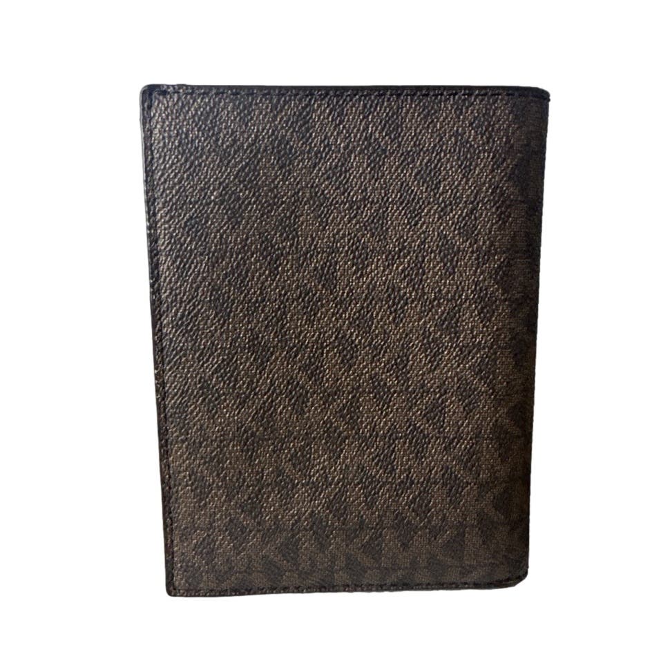 Michael Kors Jet Set Passport and Card Holder / Wallet