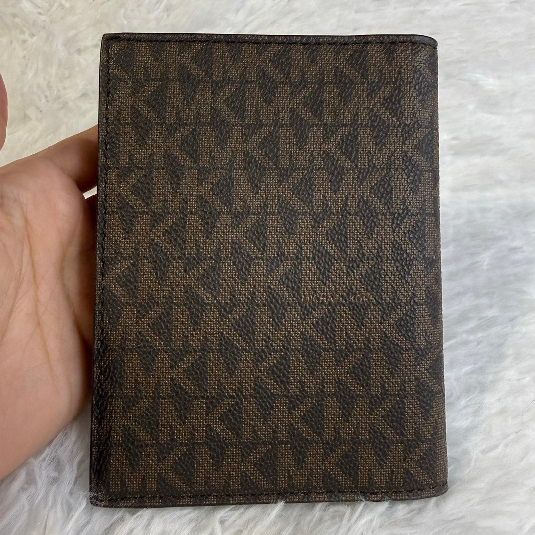 MICHAEL KORS Jet Set Passport holder Card slot