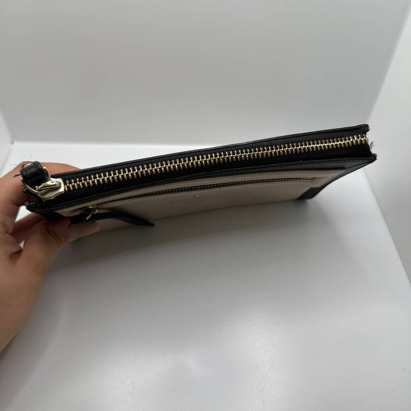 KATE SPADE New York Black and Cream / Taupe Wallet Wristlet