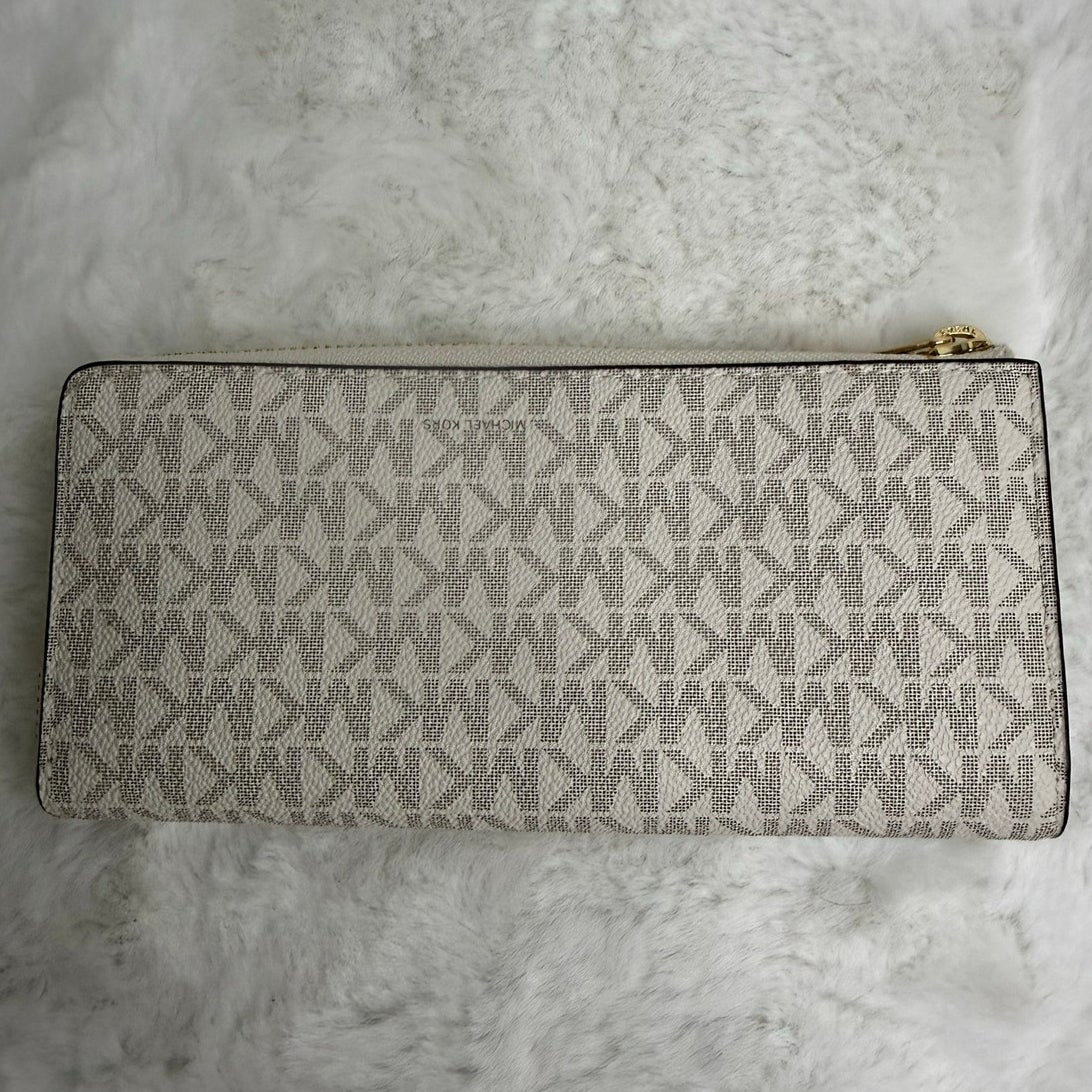 NWT Michael Kors Jet Set Travel Large Logo Quarter-Zip Wallet in VANILLA
