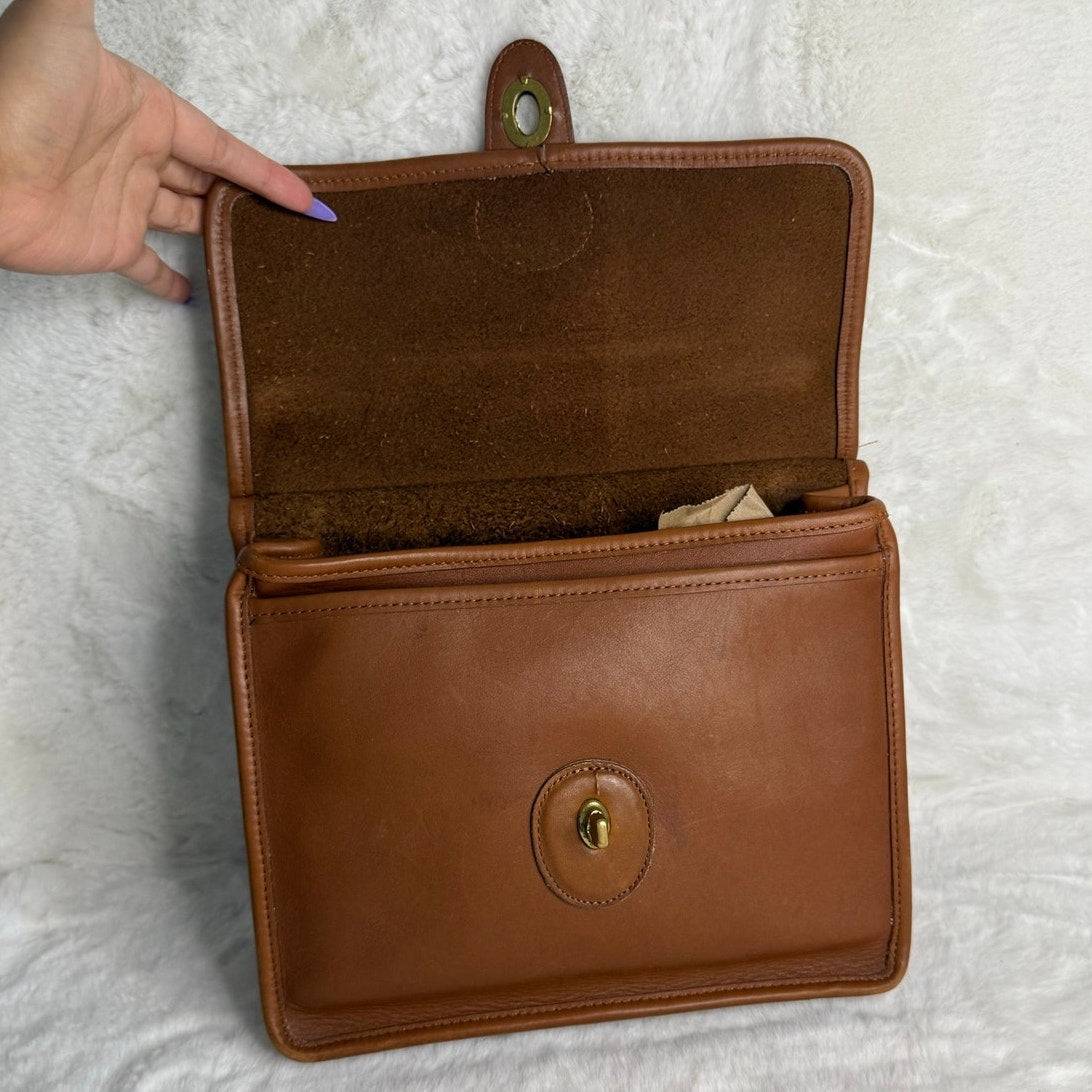 Vintaged Coach Willis 9927 British Tan 1998 Top Handle  Shoulder Bag