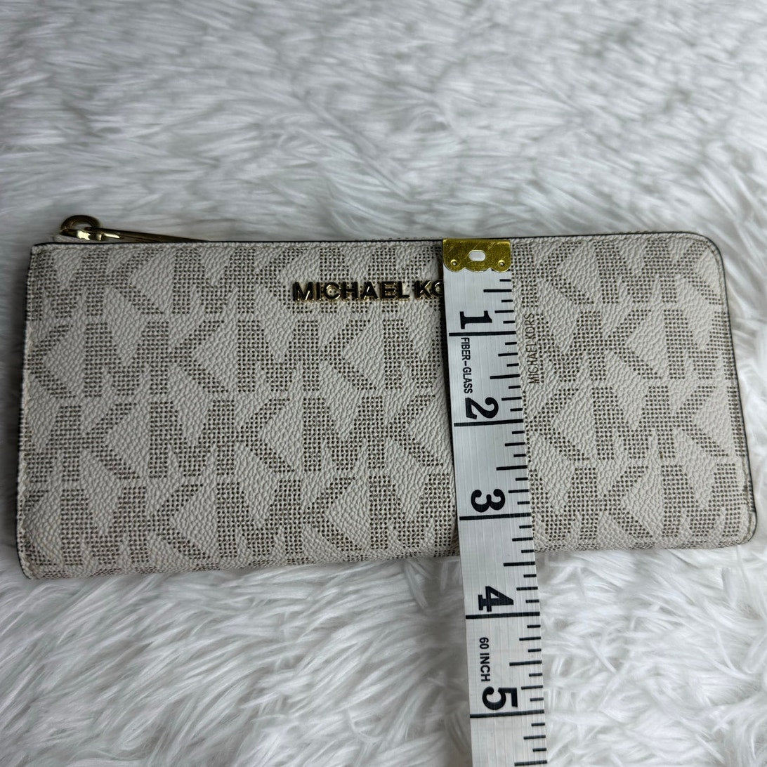 Michael Kors Jet Set Signature Wallet