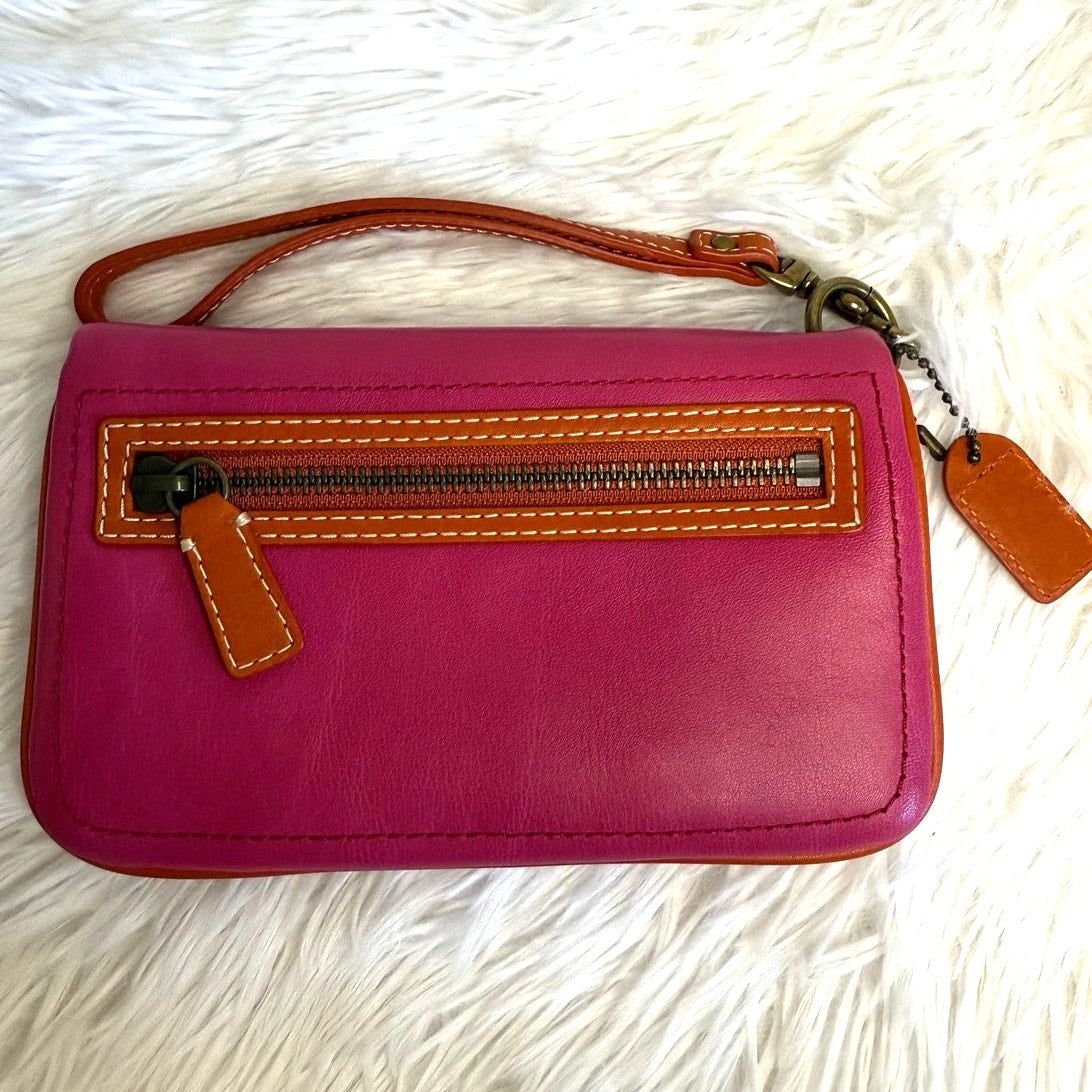 Rare y2k COACH Legacy Clutch Wristlet