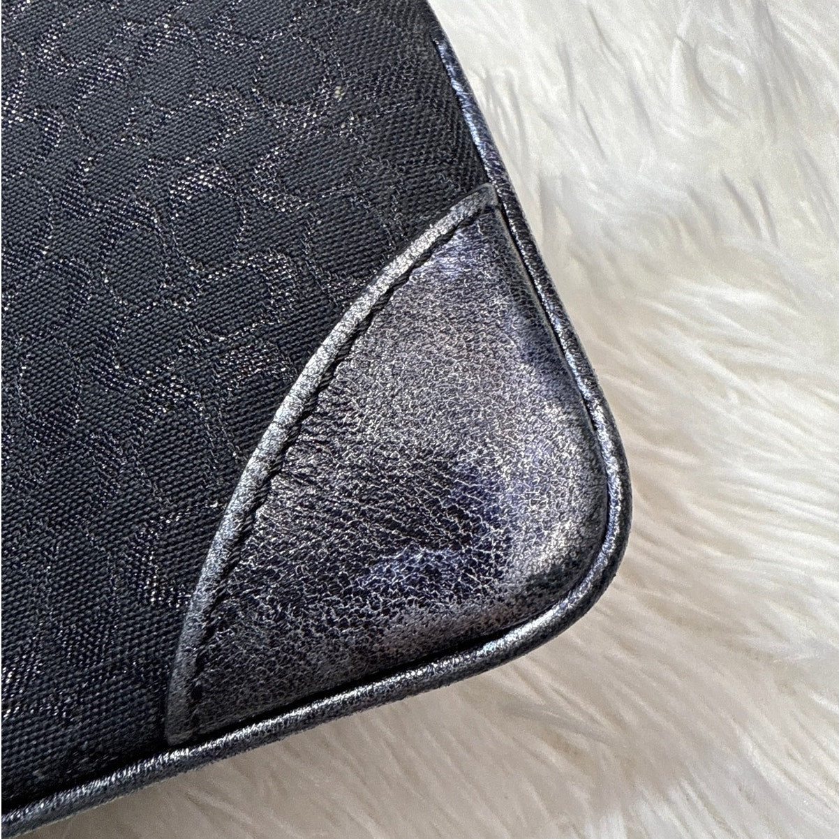 Vintage COACH y2k Black Metallic Silver Signature Canvas Wristlet