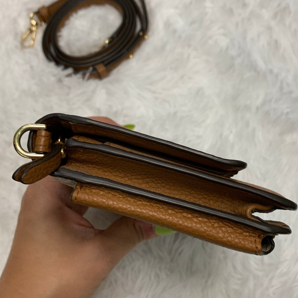 Michael Kors Jet Set Small Logo Smartphone Convertible Crossbody Bag