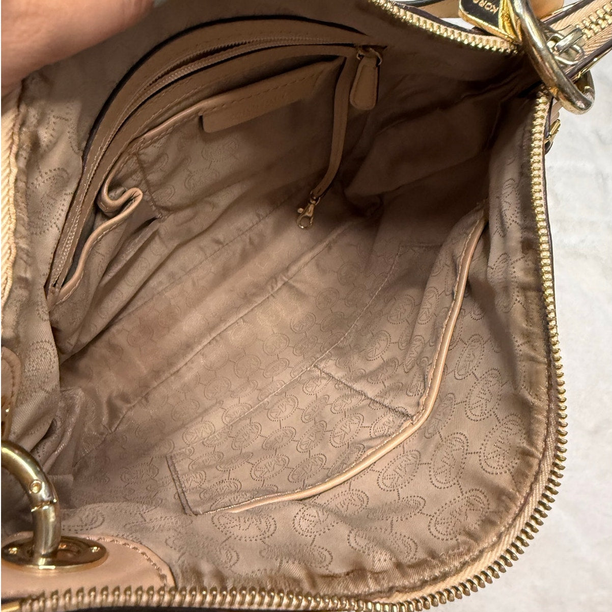 SALE Michael Kors Shoulder Bag Jet Set Monogram White Tan Signature Crossbody