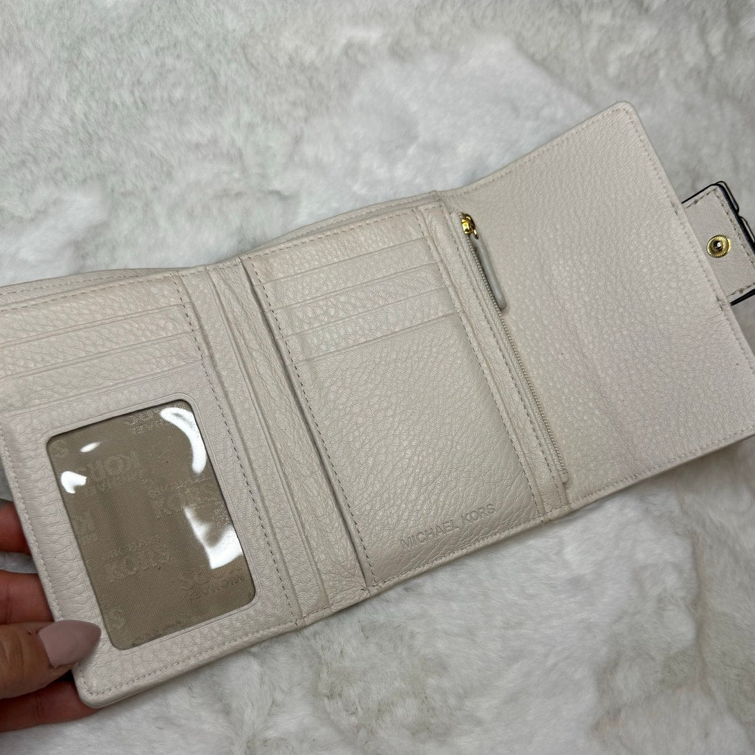 Michael Kors Ivory Med Wallet