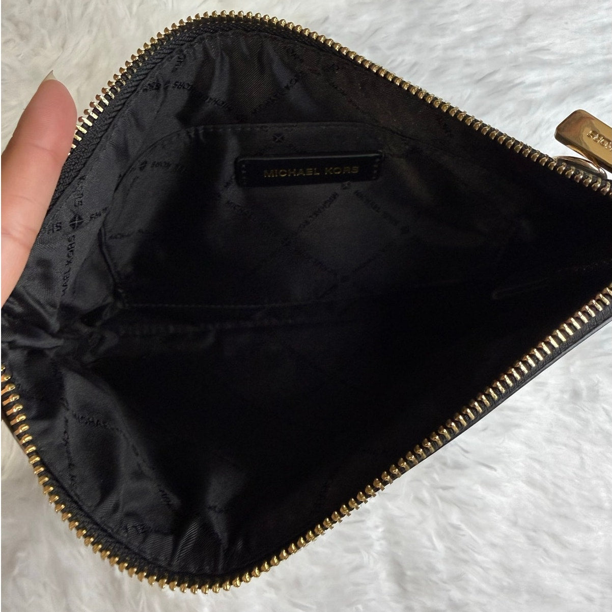 SALE MICHAEL KORS Black Signature Pouch Wristlet