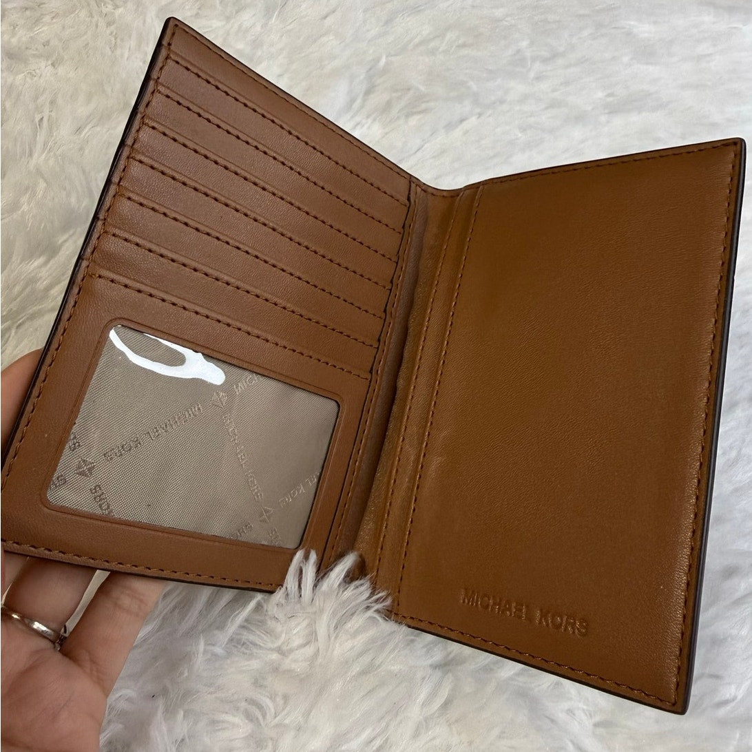 MICHAEL KORS Jet Set Passport holder Card slot