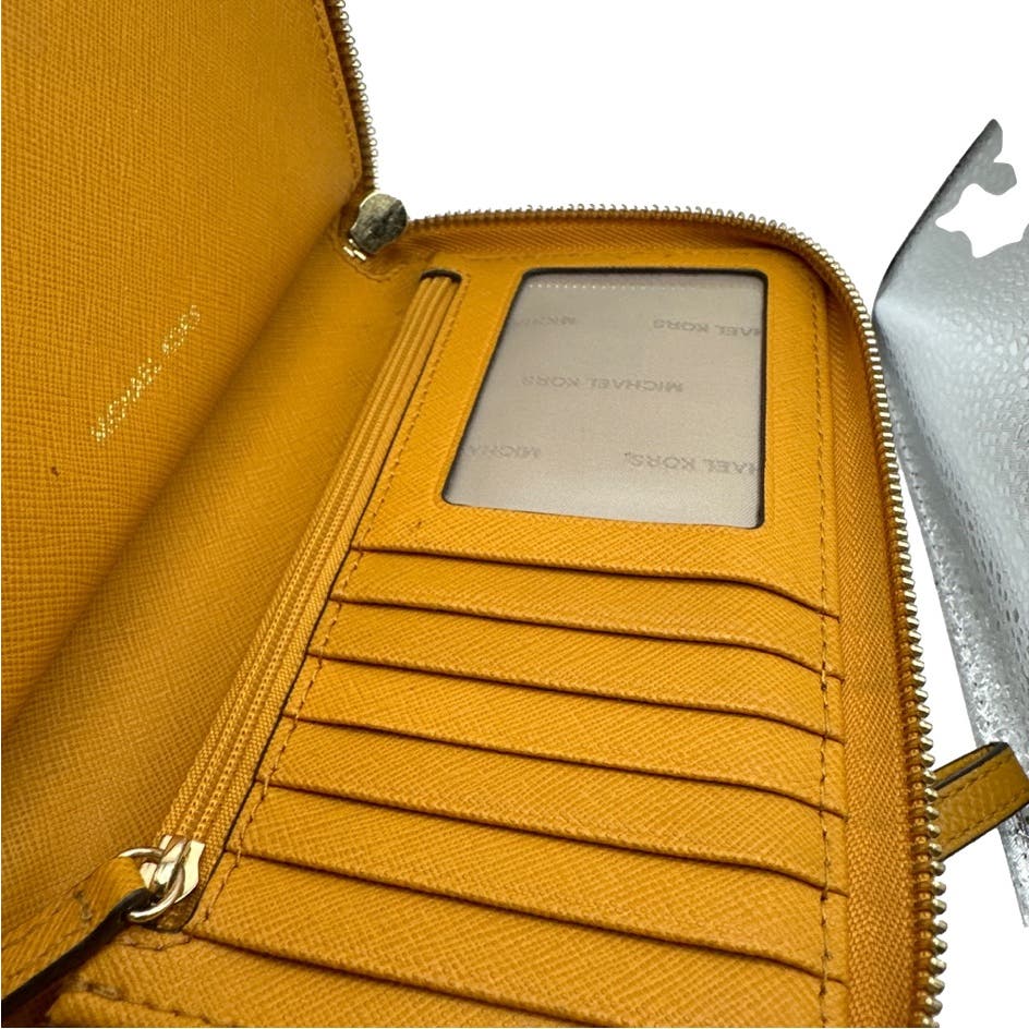 MICHAEL KORS Zipper Around Wallet