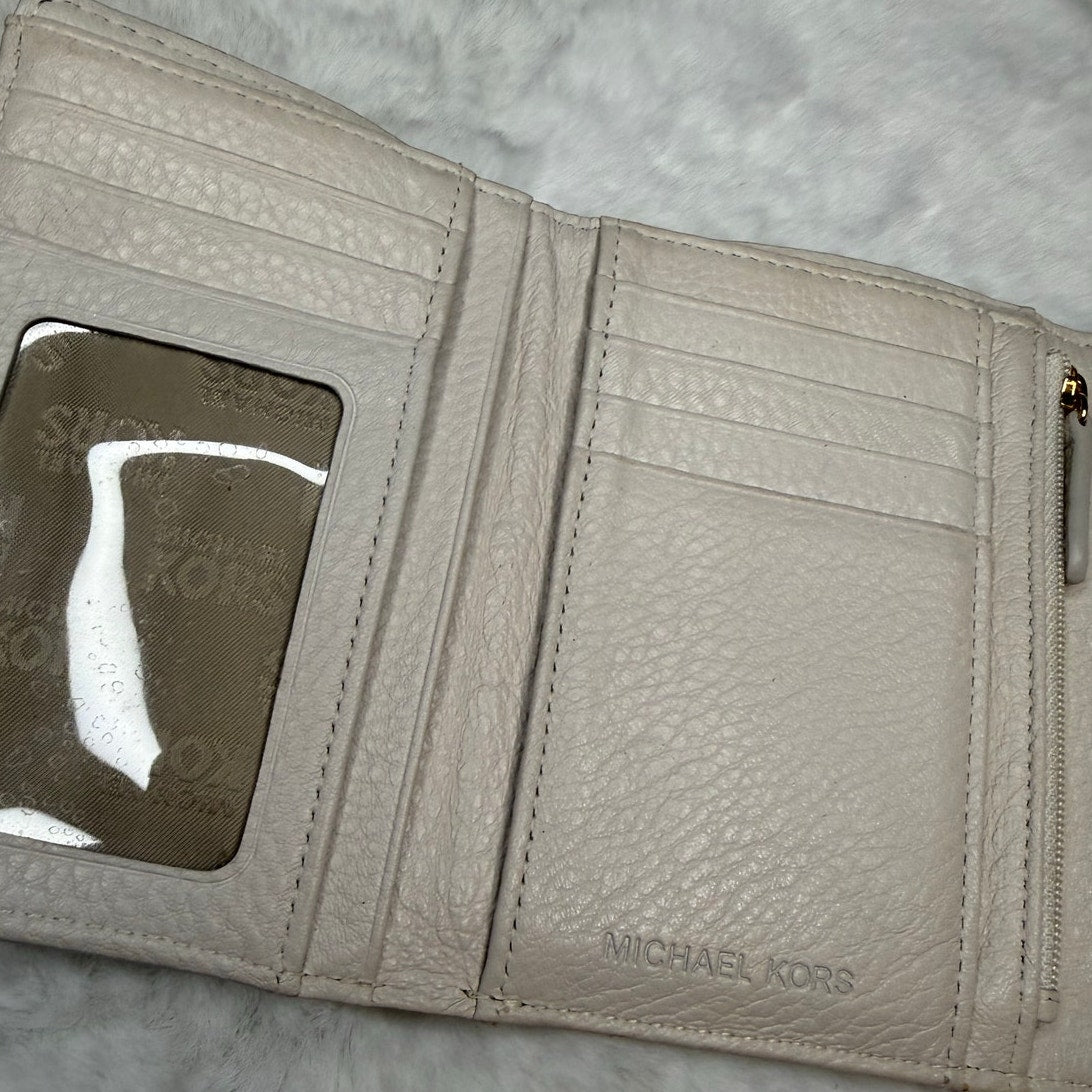Michael Kors Ivory Med Wallet