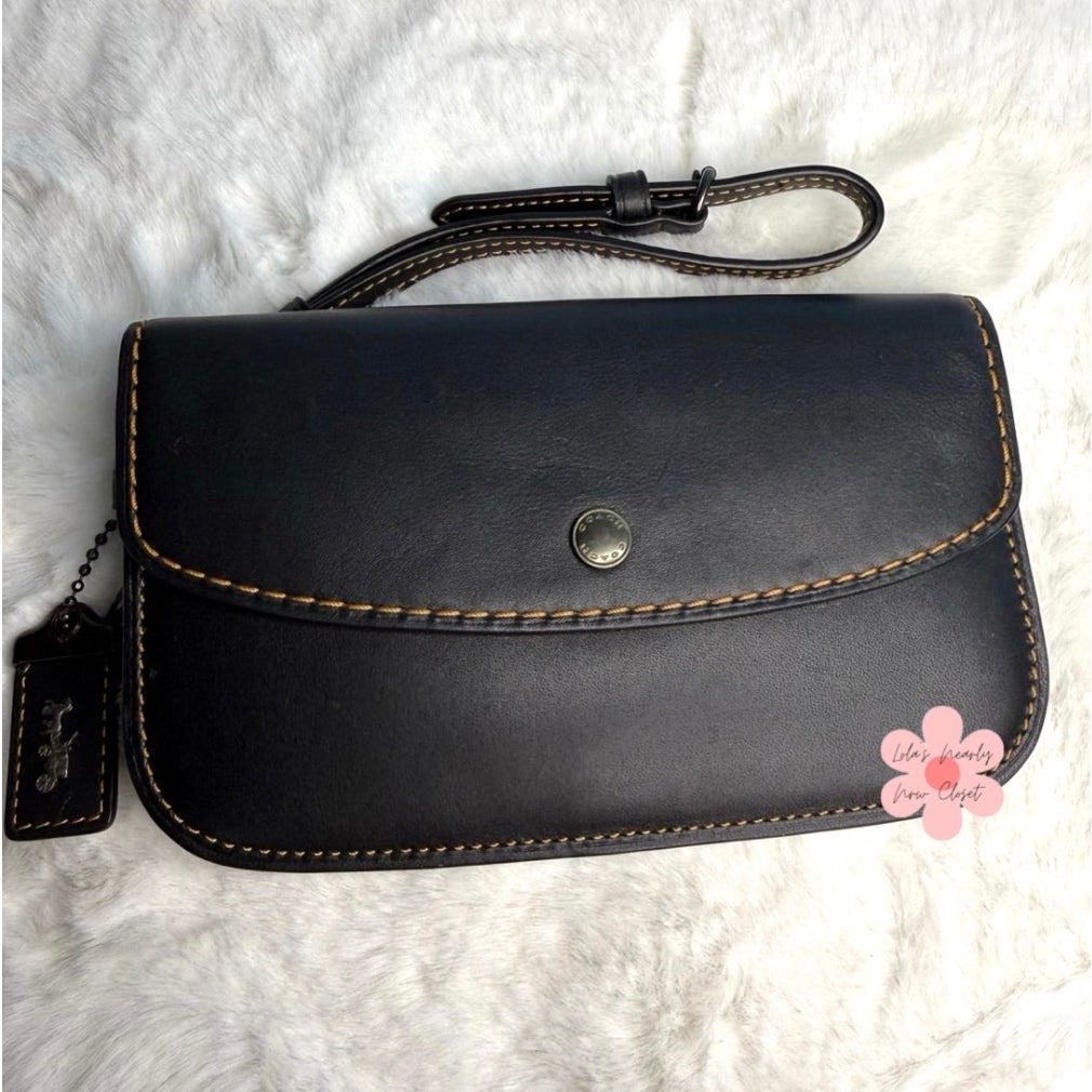 Coach Glovetanned Leather Clutch Wristlet