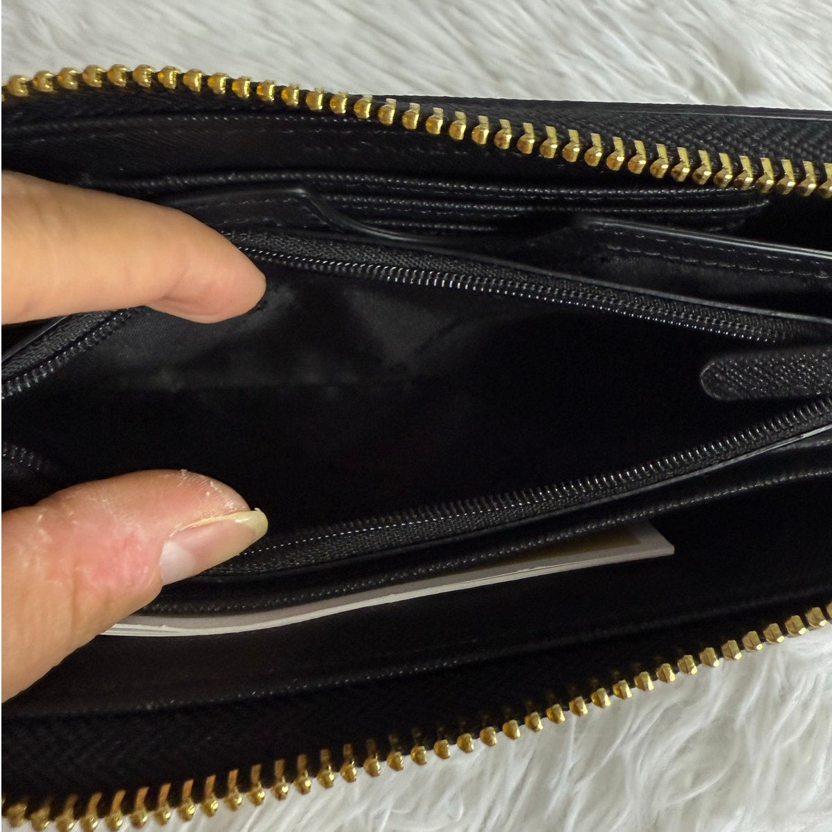 NWOT Michael Kors Black Zip Around Wallet