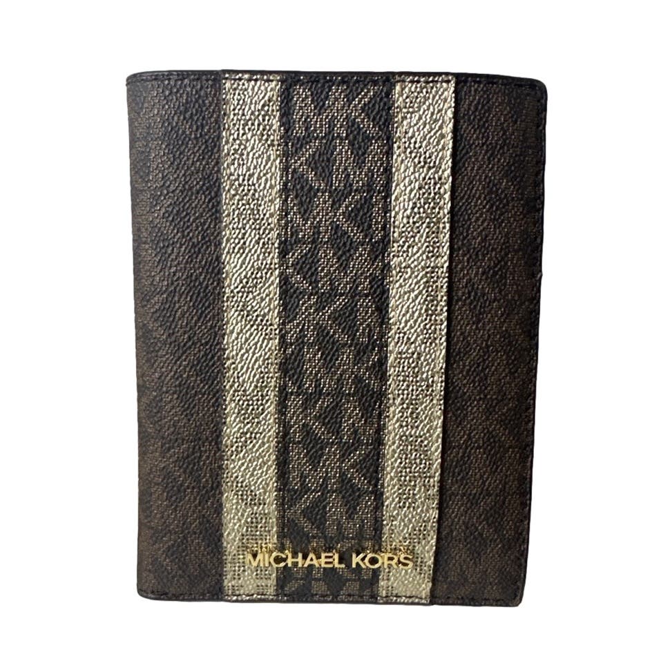 Michael Kors Jet Set Passport and Card Holder / Wallet