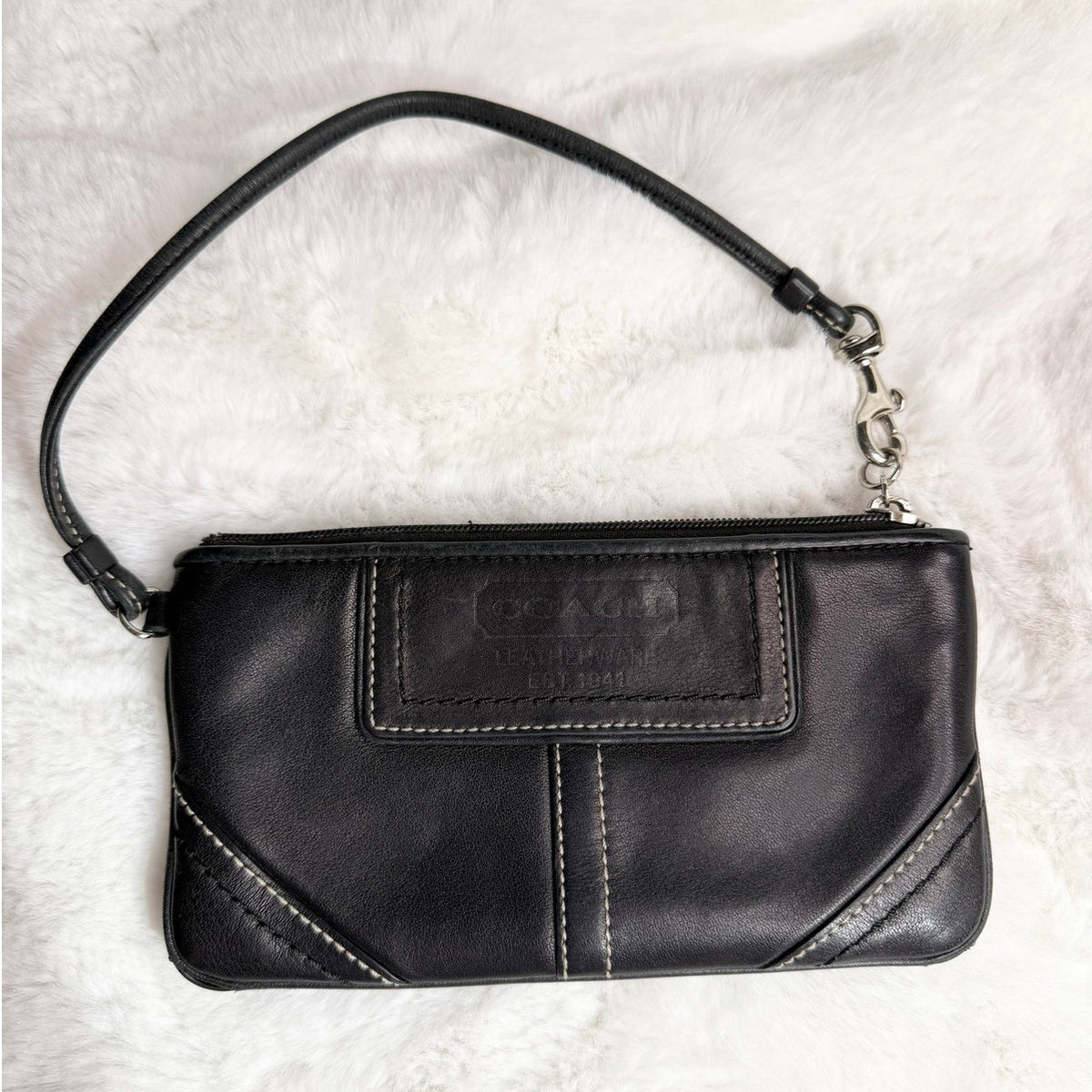 y2k COACH Black Leatherware Wristlet