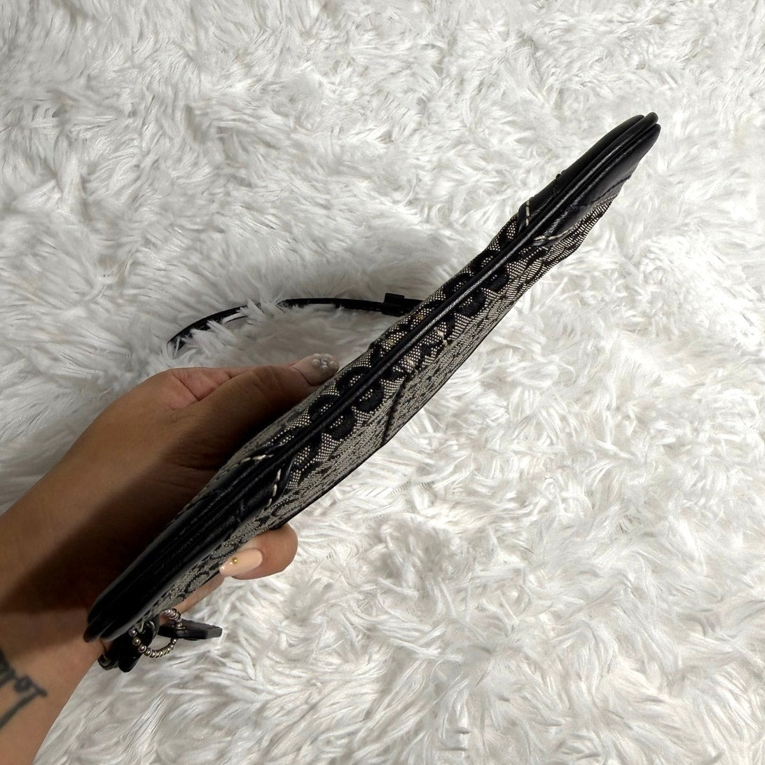 y2k COACH Black Leatherware Wristlet