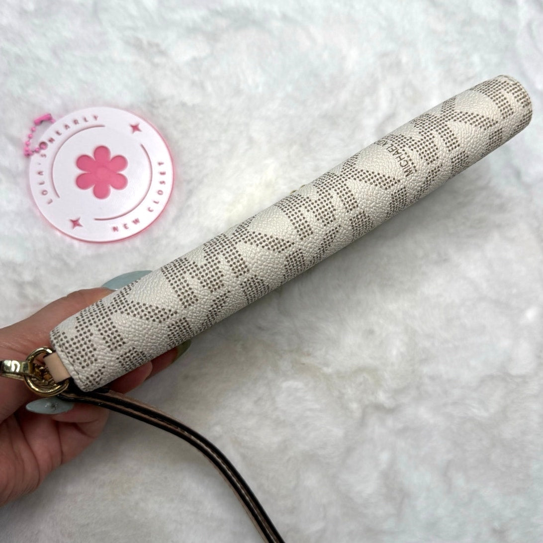 Michael Kors Jet Set Signature Wallet