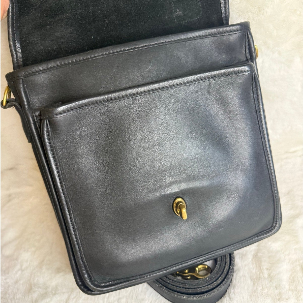 Vintage Coach 5130 Station Black Leather Crossbody Bag Purse
