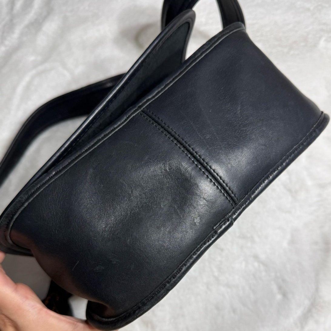 Vintage Coach 90's Vintage RARE Classic Pouch 9170 Bag Shoulder Crossbody Bag