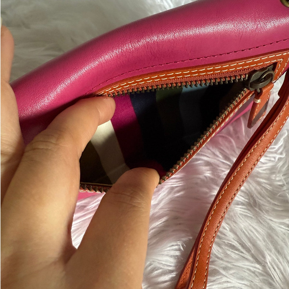 Rare y2k COACH Vintage Legacy Clutch Wristlet