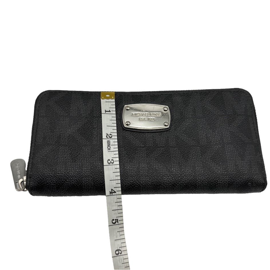 Michael Kors Jet Set Signature Zip Around Wallet