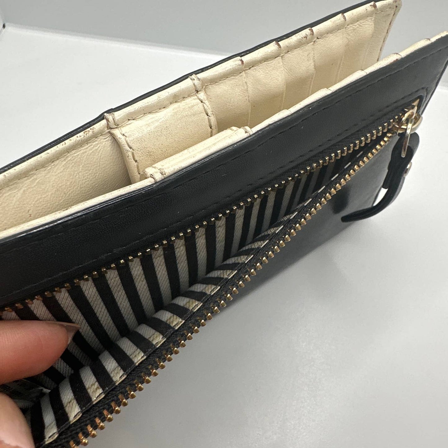 KATE SPADE New York Black North Court Bow Stacy Wallet