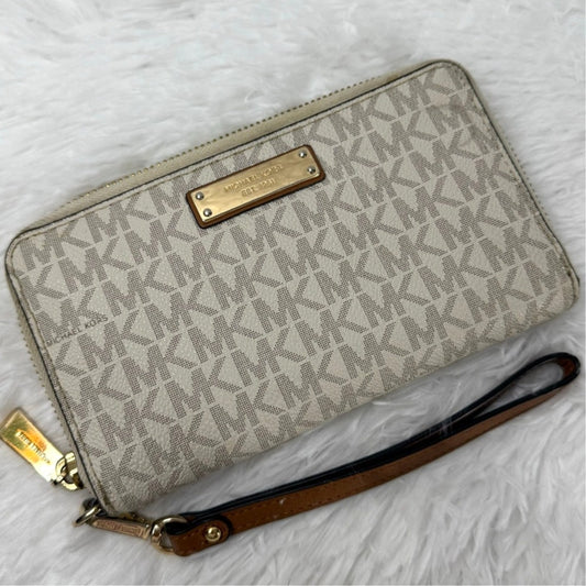 Michael Kors Jet Set Signature Wallet