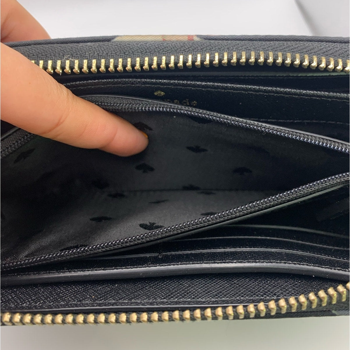 Kate Spade New York Black Wilson Road Botanical Neda Wallet