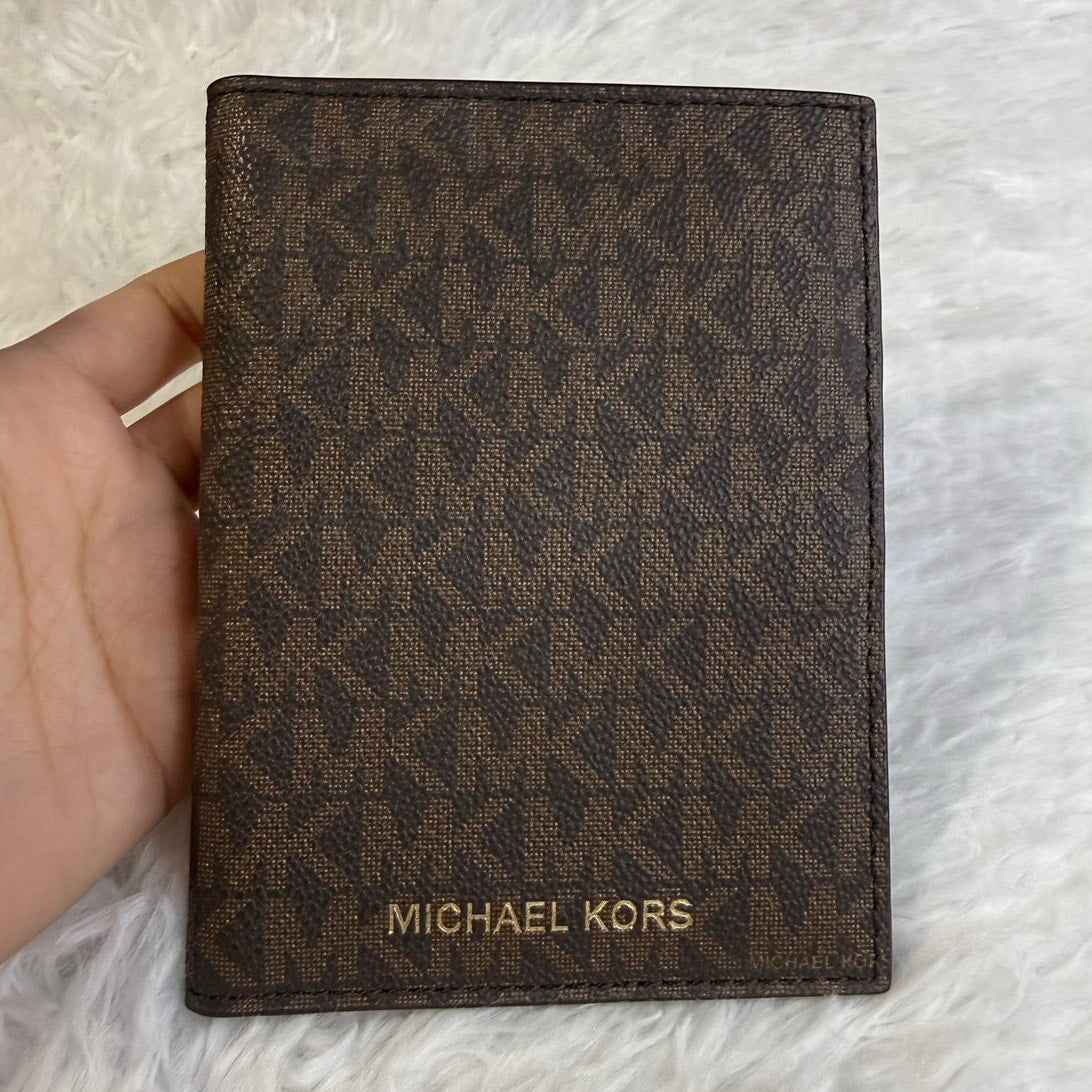 MICHAEL KORS Jet Set Passport holder Card slot