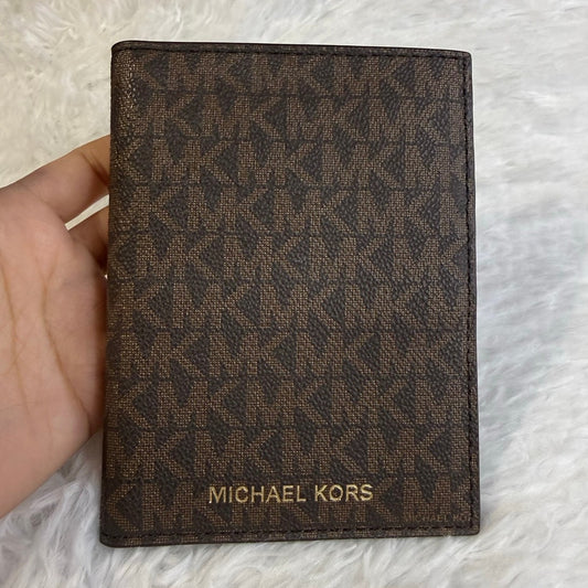 MICHAEL KORS Jet Set Passport holder Card slot