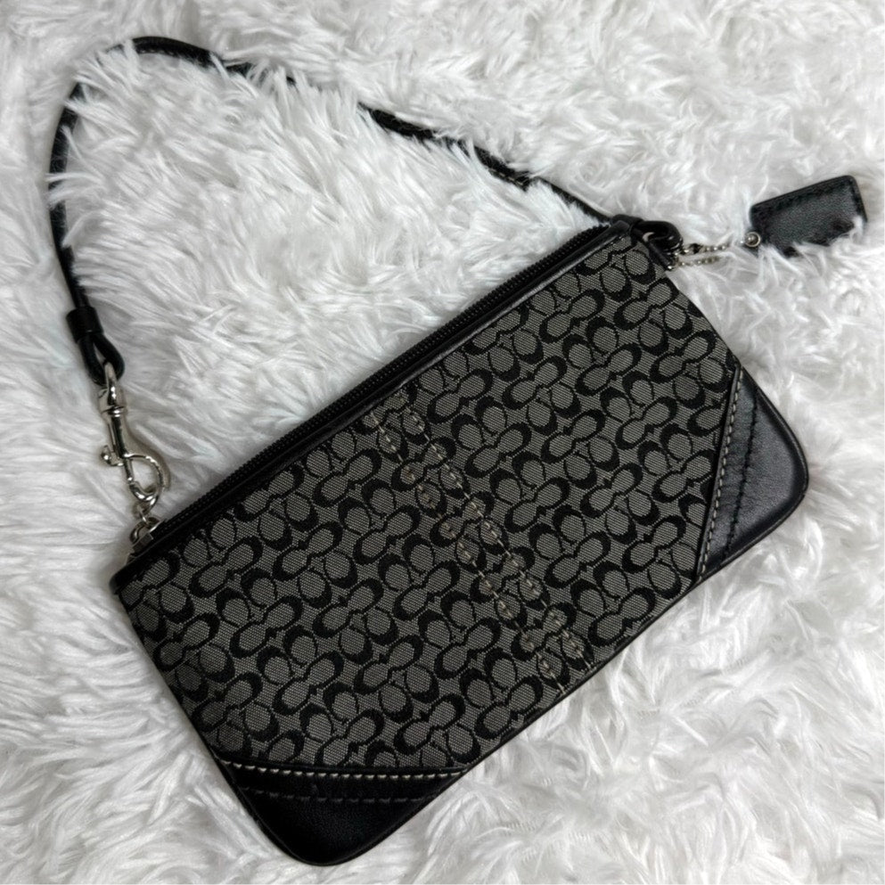 y2k COACH Black Leatherware Wristlet