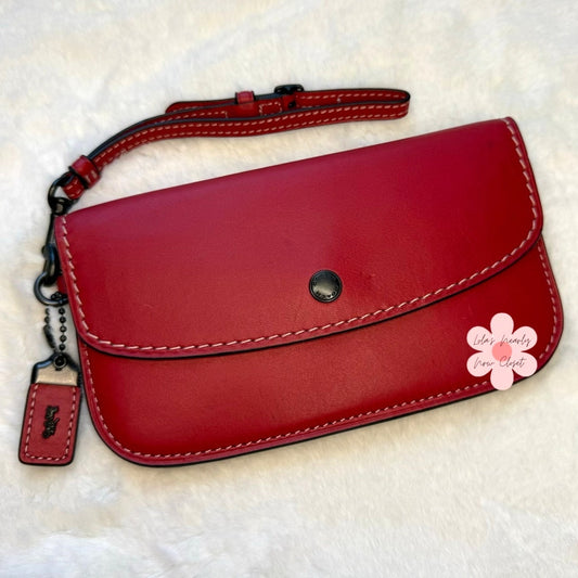 Clutch 209 CHF Glovetanned Leather Clutch Wristlet