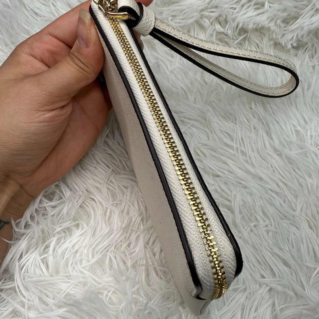 COACH White Zip Wristlet